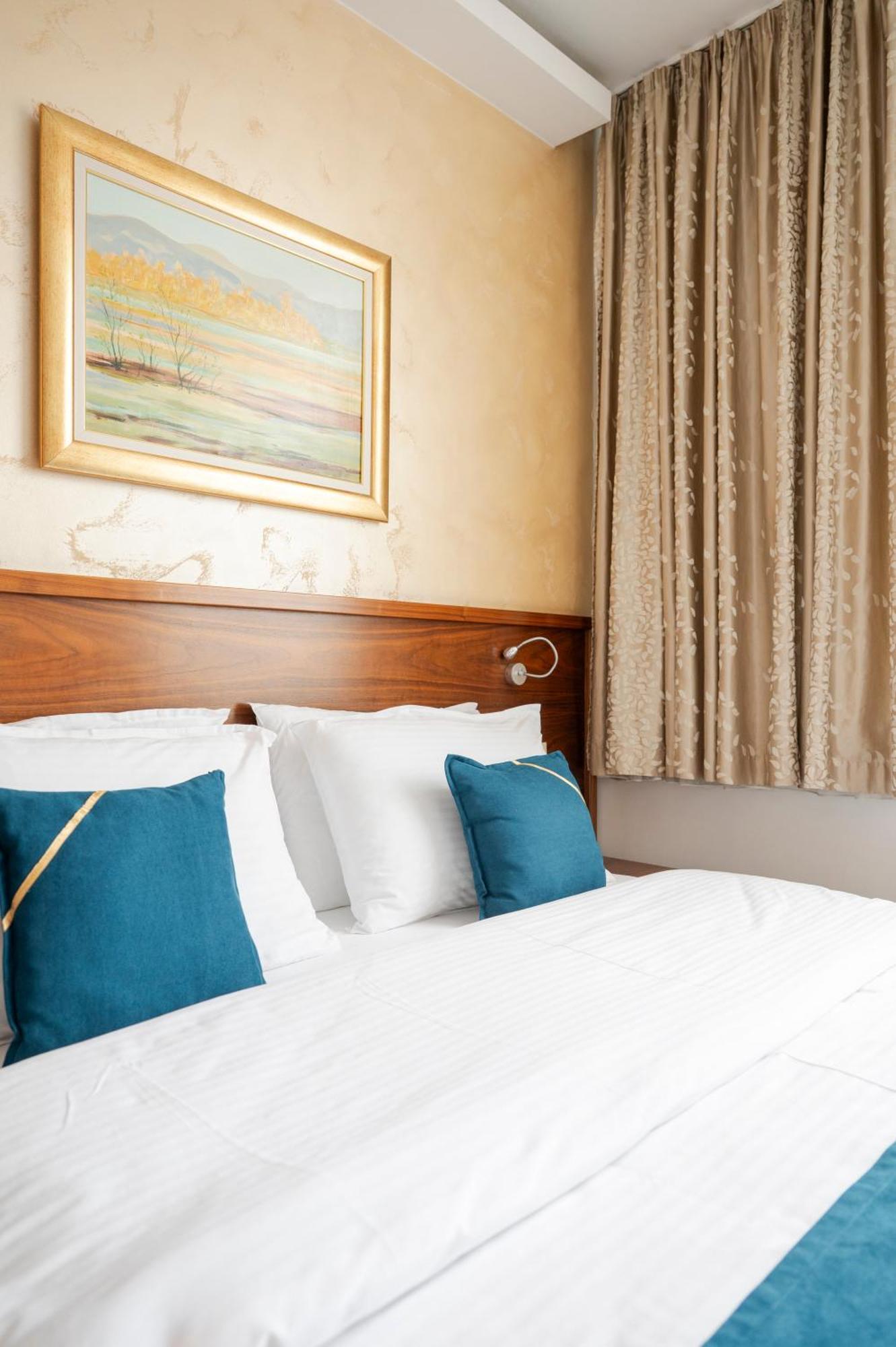 Bistrik Center Hotel