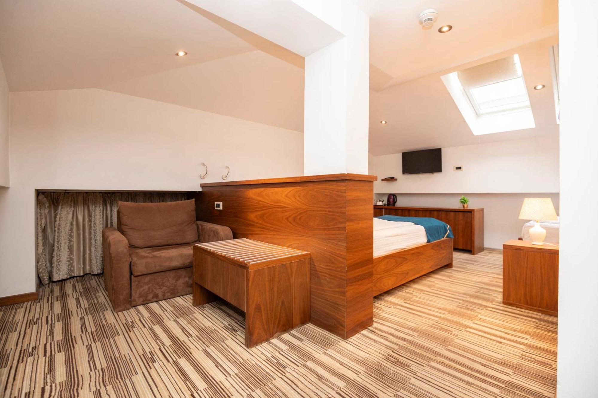 Hotel Bistrik Center 4*